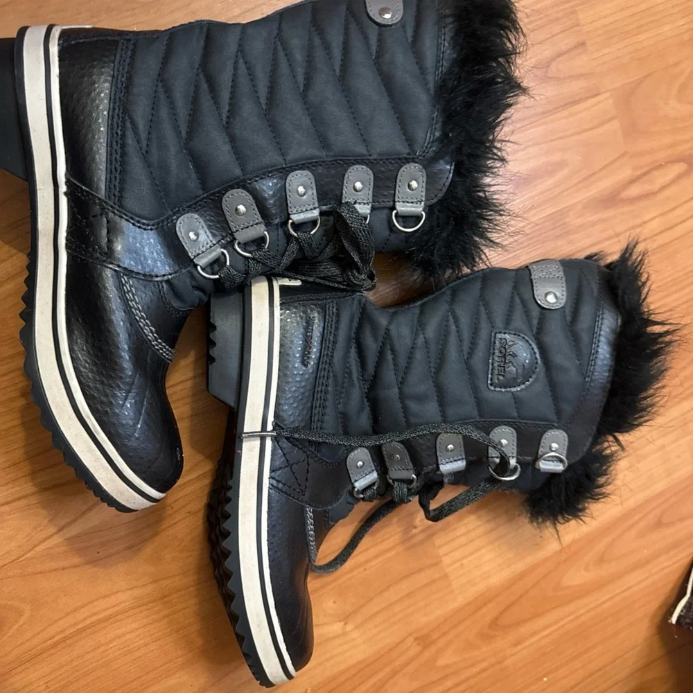 SOREL Womens Size 6 Black Tofino II Waterproof Winter Boots Faux Fur Trim